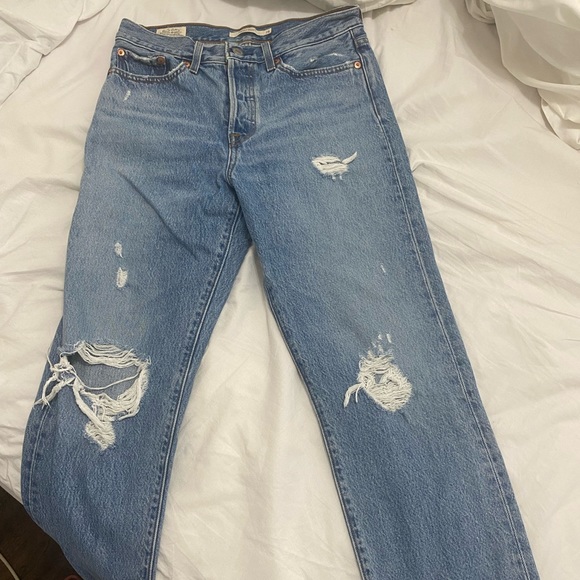 Levi’s ripped wedgie straight - Picture 2 of 2